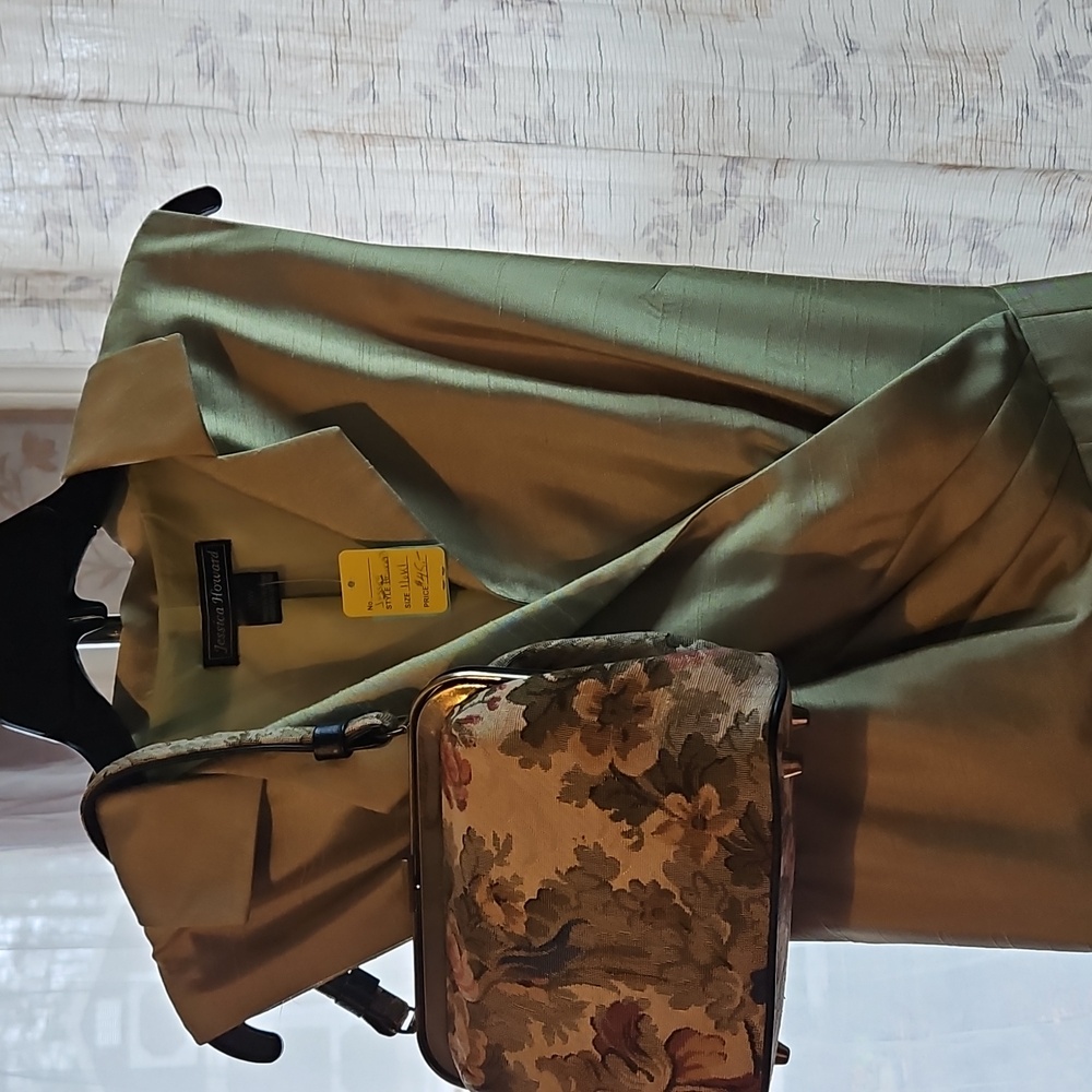 Jessica Howard olive green, no sleeve dress with belt Only. - Picture 14 of 15